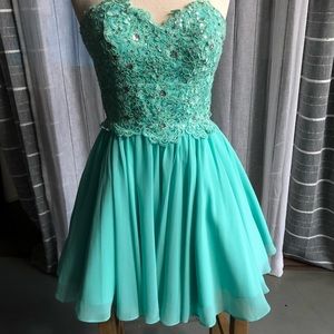 Mint Green Homecoming Dress size Large by STARBOX